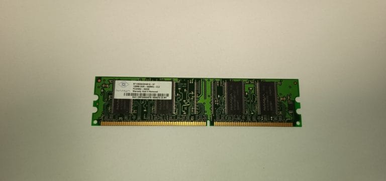 Nanya N128D64SH4B1G mémoire RAM DDR PC-3200U 400MHz 128 MB