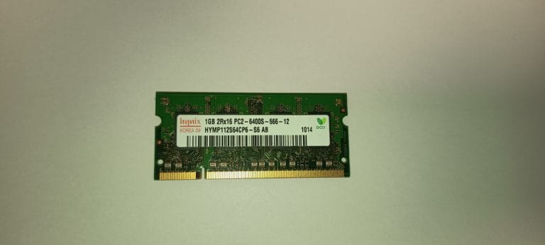 Hinix HYMP112S64CP6 mémoire RAM DDR2 800MHz PC2-6400S 1 Go