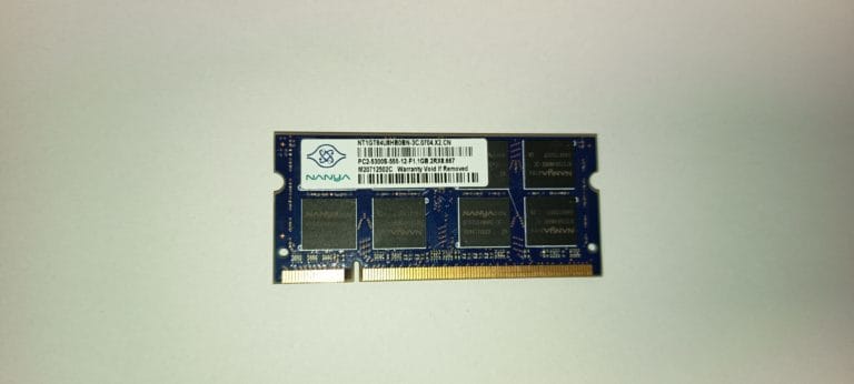 Nanya M20712502C mémoire RAM DDR2 667MHz PC2-5300S 1 Go
