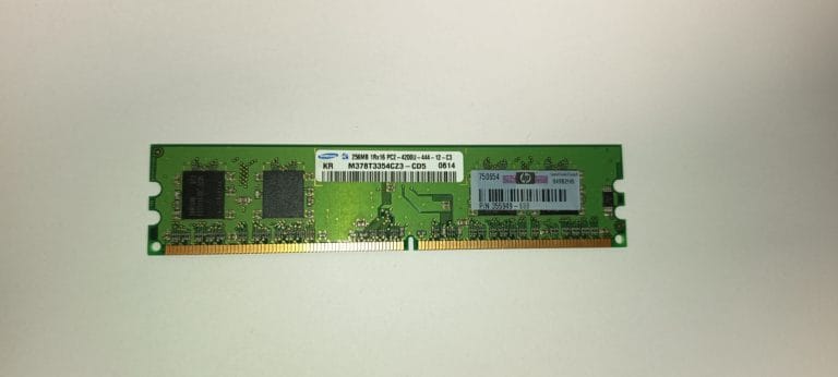 Samsung M378T3354CZ3 mémoire RAM DDR2 533MHz PC2-4200U 256 Mo