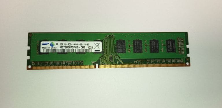 Samsung M378B5673FH0 mémoire RAM DDR3 1333MHz PC3-10600U 2GB