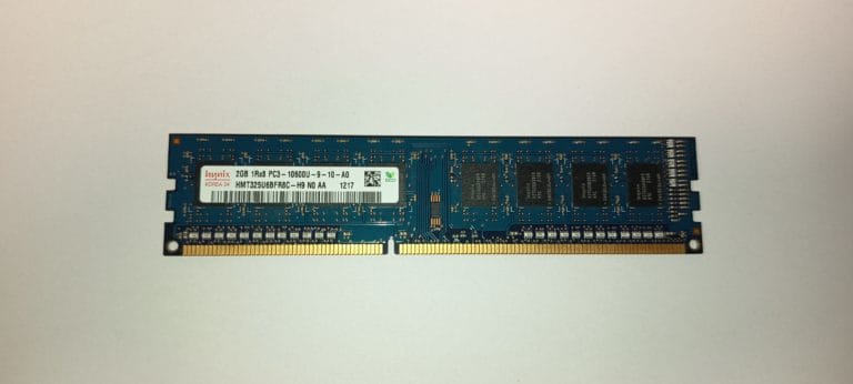 Hynix HMT325U6BFR8C mémoire RAM DDR3 1333MHz PC3-10600U 2GB