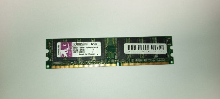 Kingston KVR400X64C3A/256 mémoire RAM DDR 400MHz PC3200U 256 MB