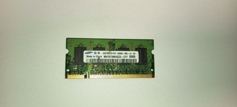 Samsung M470T2864QZ3 mémoire RAM DDR2 800MHz PC2-6400S 1GB