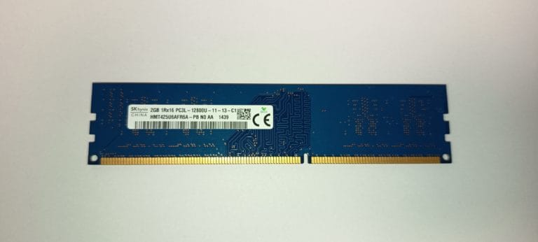 SK hynix HMT425U6AFR6A mémoire RAM DDR3L 1600MHz PC3L-12800U 2GB