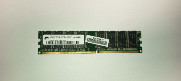 Micron MT8VDDT3264AG mémoire RAM DDR 266MHz PC2100U 256 MB