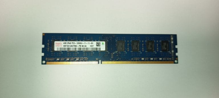 Hynix HMT351U6CFR8C mémoire RAM DDR3 1600MHz PC3-12800U 4GB